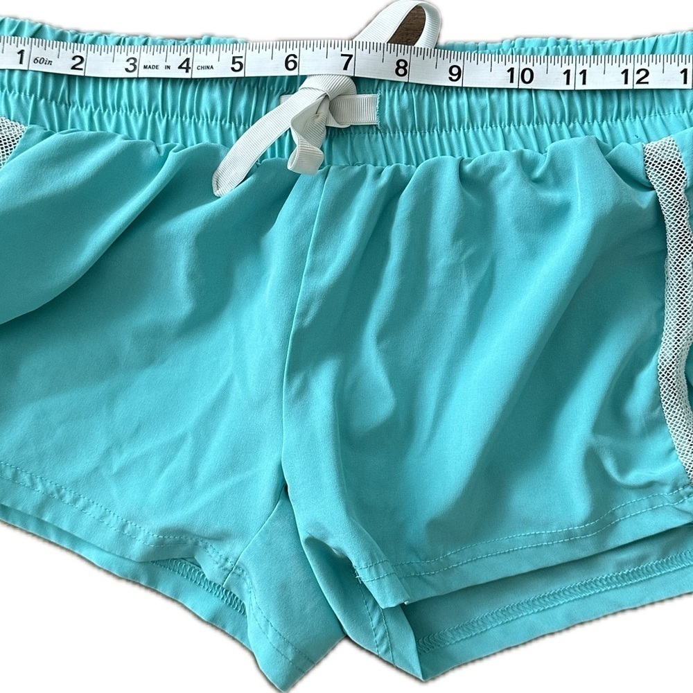 Fabletics lined shorts - Picture 3 of 4